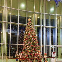 Symphony Keeps the Holiday Spirit Alive